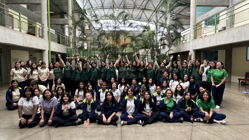 Proyecto educativo Surí - estudiantes del colegio técnico profesional
